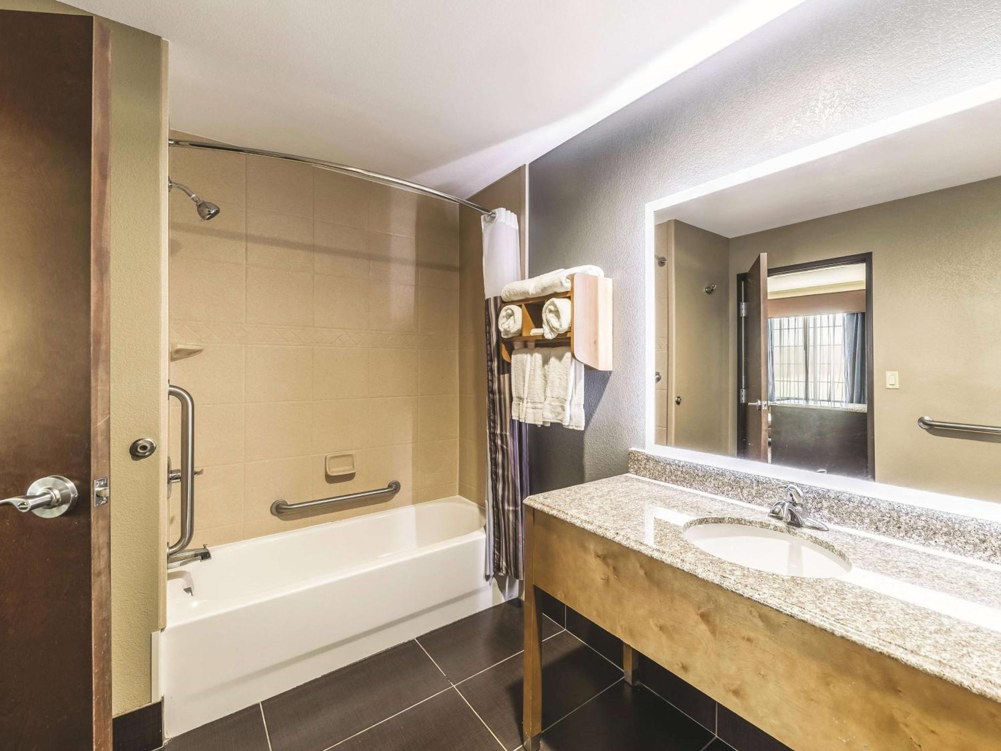 Hotel La Quinta By Wyndham Tulsa - Catoosa Extérieur photo